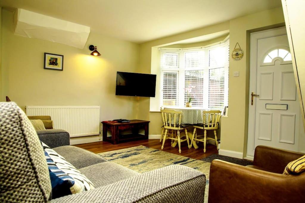 Hidden Gem Canal Facing Retreat With Lovely Walks Hopwas Exterior foto