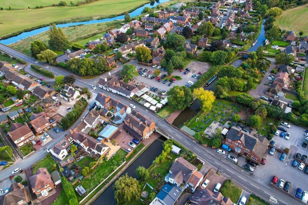 Hidden Gem Canal Facing Retreat With Lovely Walks Hopwas Exterior foto